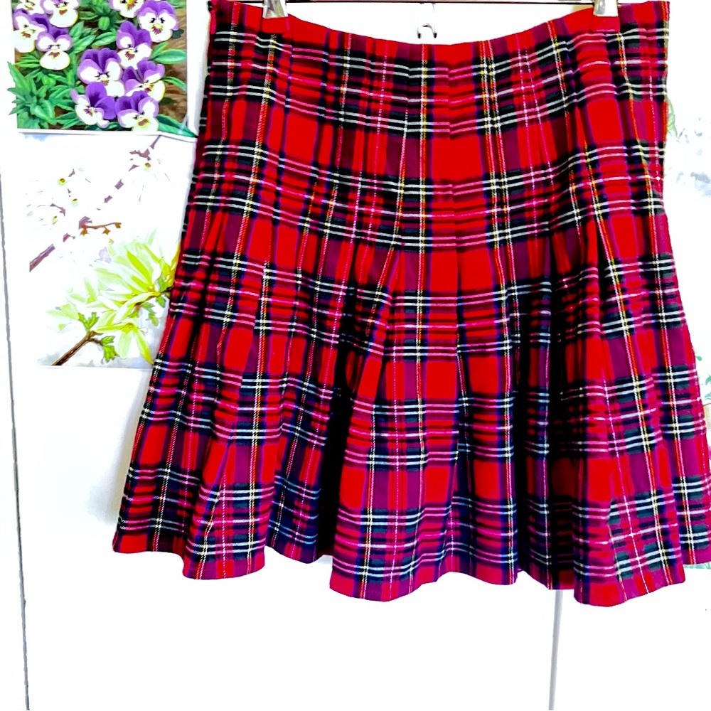 Brandy Melville Red Plaid skirt with pleated